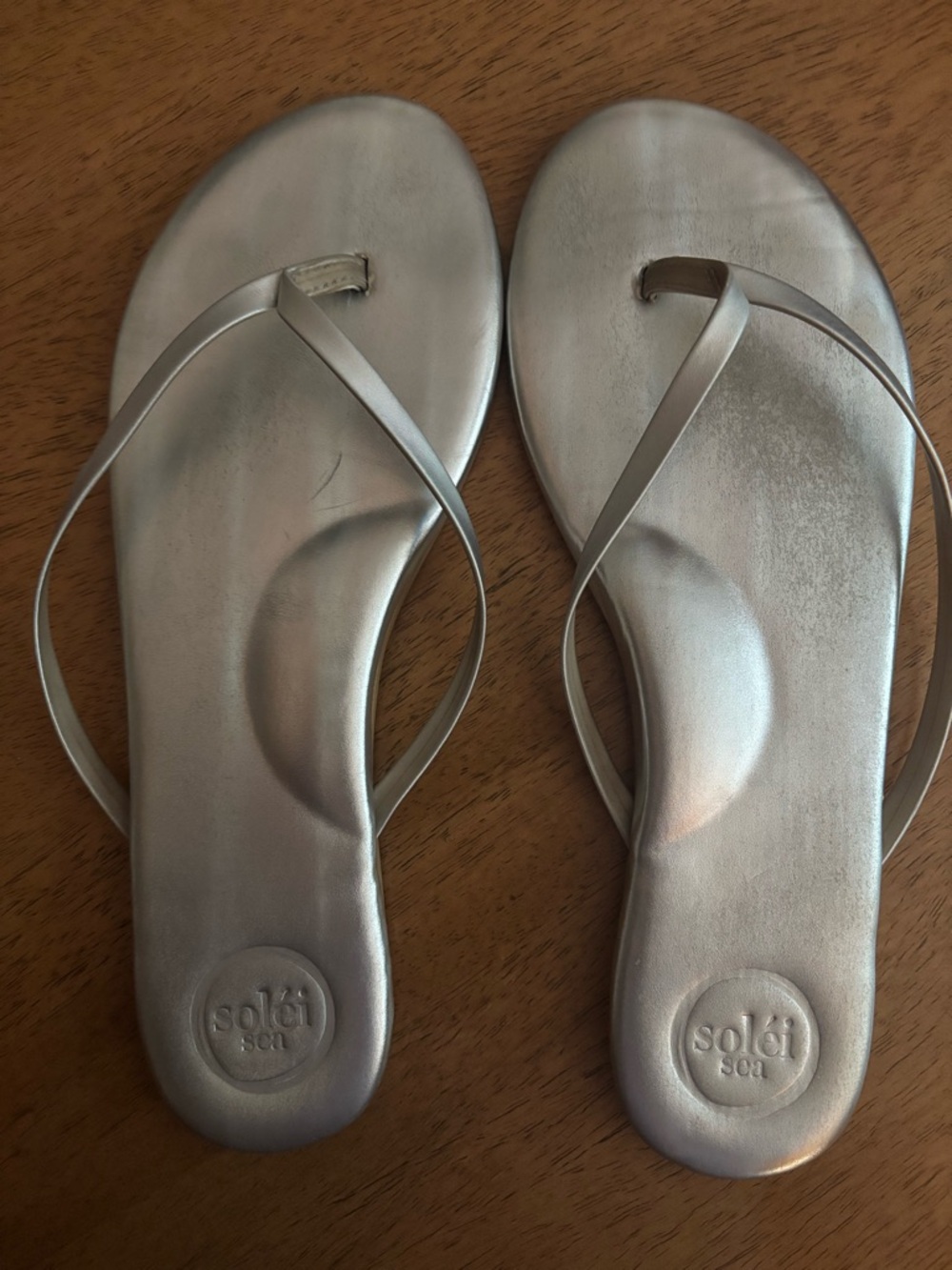 Women's Silver Metallic Flip Flop Sandals